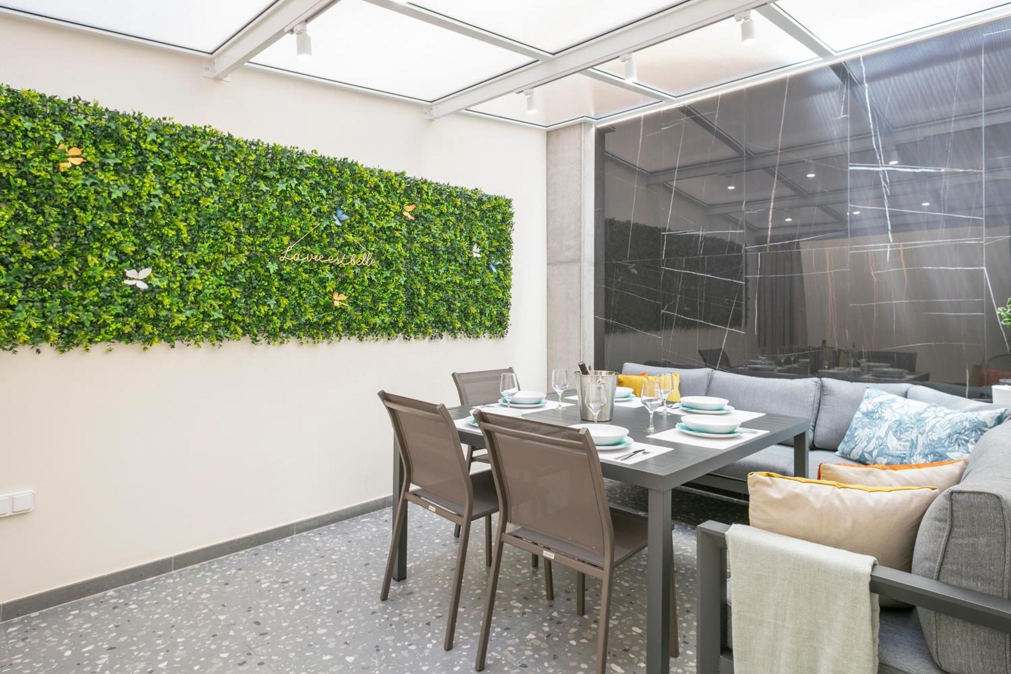 Boutique Plaza Catalonia Suites Cornella Cornella de Llobregat Bagian luar foto
