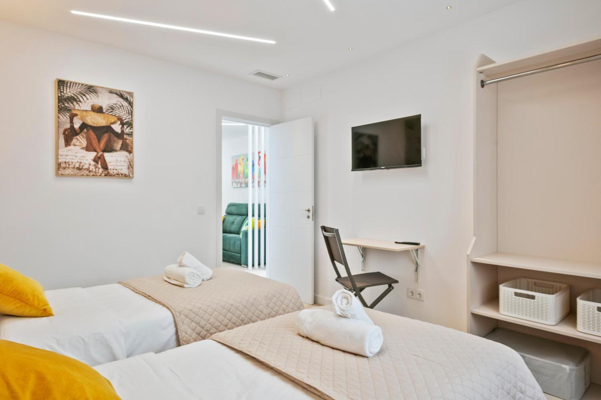 Boutique Plaza Catalonia Suites Cornella Cornella de Llobregat Bagian luar foto