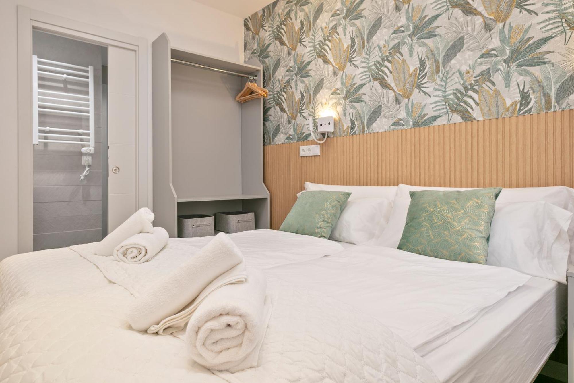 Boutique Plaza Catalonia Suites Cornella Cornella de Llobregat Bagian luar foto