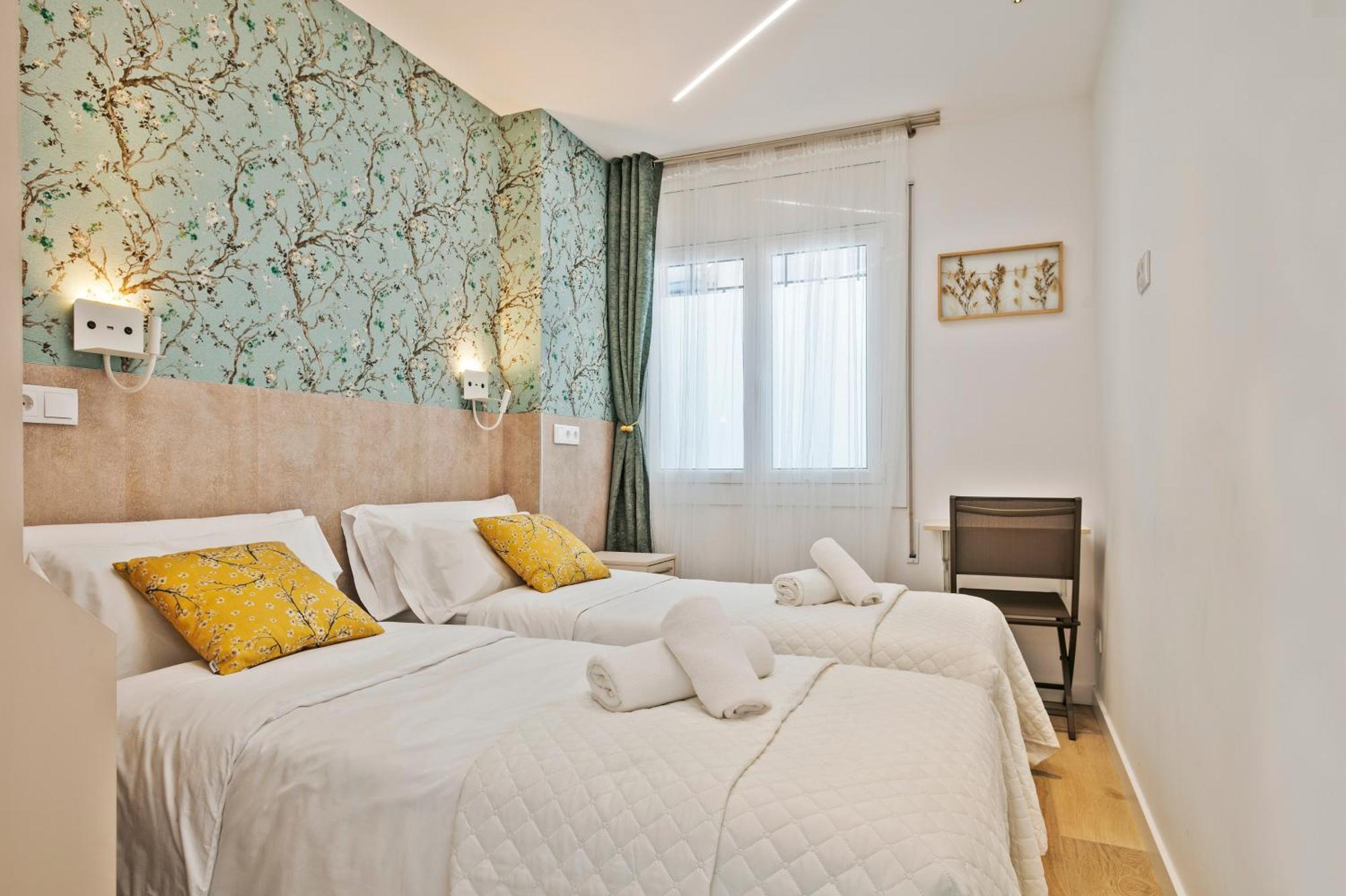 Boutique Plaza Catalonia Suites Cornella Cornella de Llobregat Bagian luar foto