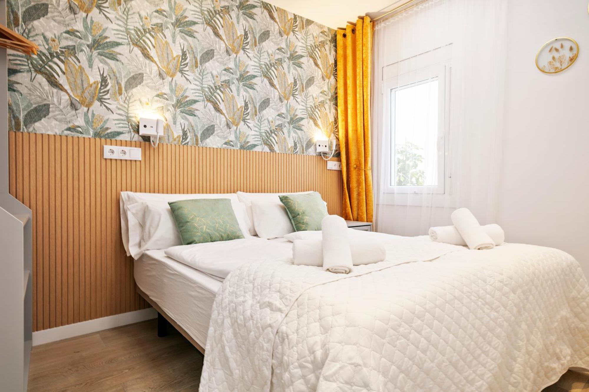 Boutique Plaza Catalonia Suites Cornella Cornella de Llobregat Bagian luar foto