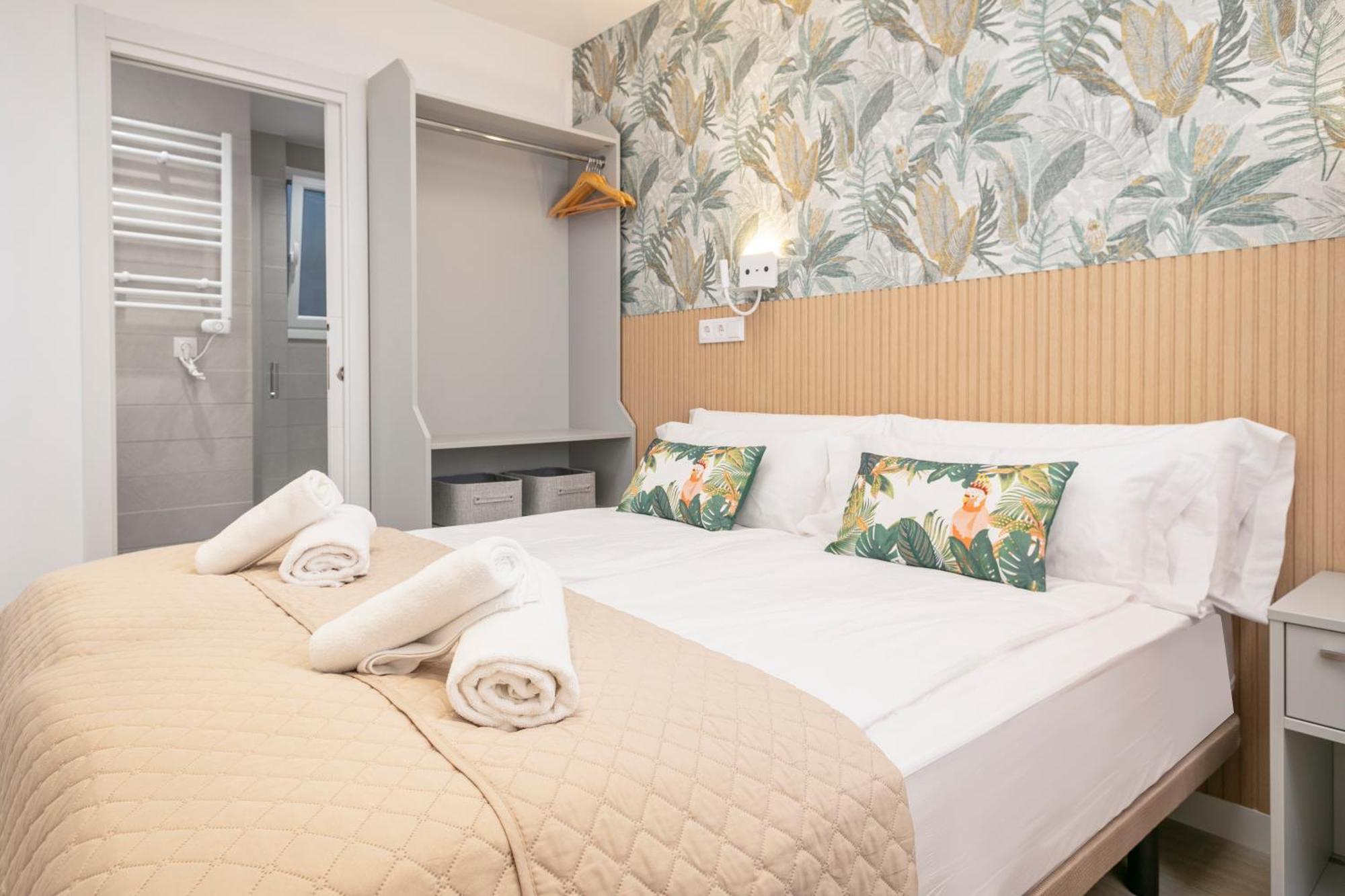 Boutique Plaza Catalonia Suites Cornella Cornella de Llobregat Bagian luar foto